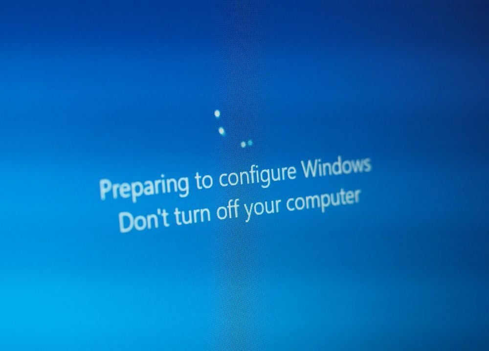 Preparing to updates Windows - Do Not Turn Off - Ekaru Web